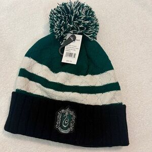 🐍 NWT Beanie : Harry Potter Slytherin Knit Pom Pom Hat Women Men Kids One Size